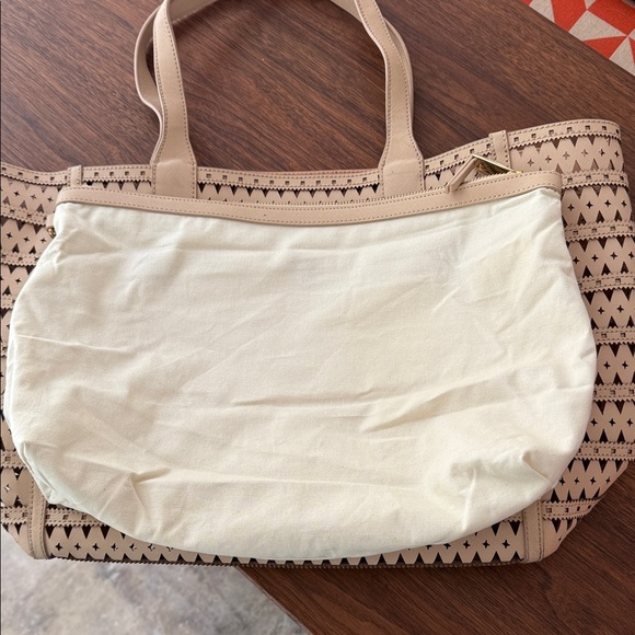 Via Spiga Tan Cutout Satchel - Picture 3 of 13